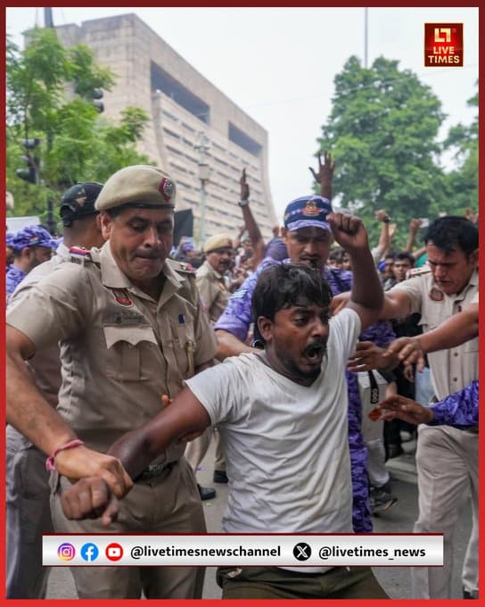 டெல்லியில் கரப்பான் பூச்சி ஜனதா கட்சியினர் தீவிர போராட்டம்: நாடாளுமன்றத்தை நோக்கி பேரணியால் ஸ்தம்பித்தது போக்குவரத்து!
